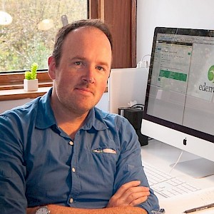 Peter Knight - Designer